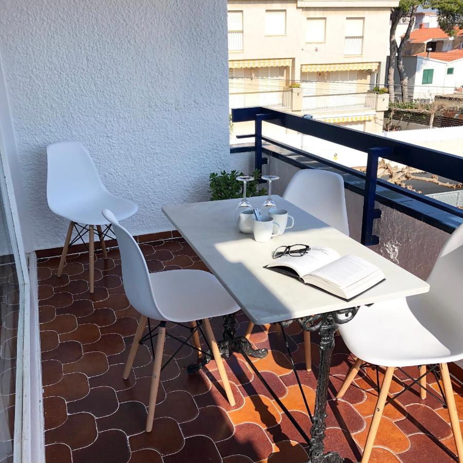 Casa Blanca Beach Apartment Torredembarra Eksteriør billede